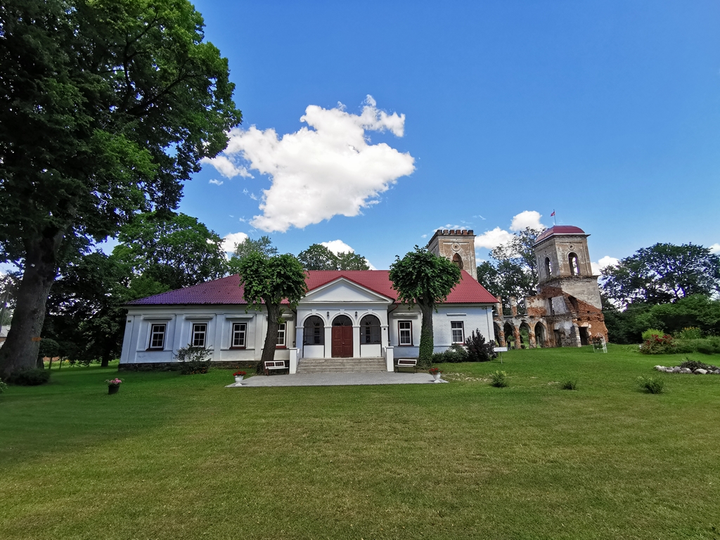 Palėvenės (Komarų) dvaras