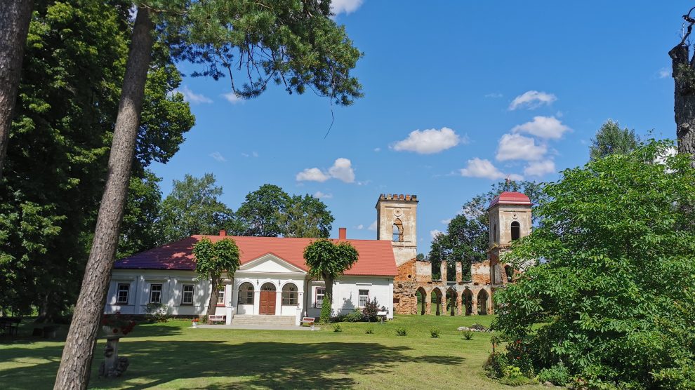 Palėvenės (Komarų) dvaras
