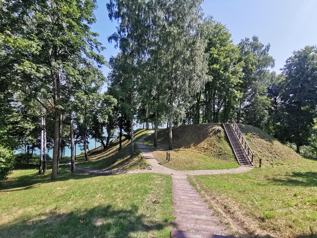 Pakalniškių piliakalnis